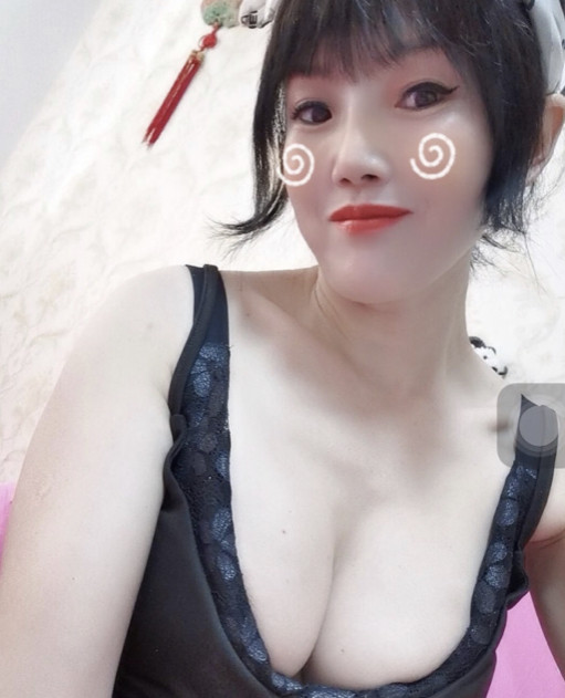 一个便宜熟女骚货